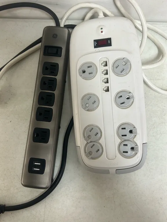 2 POWER STRIPS