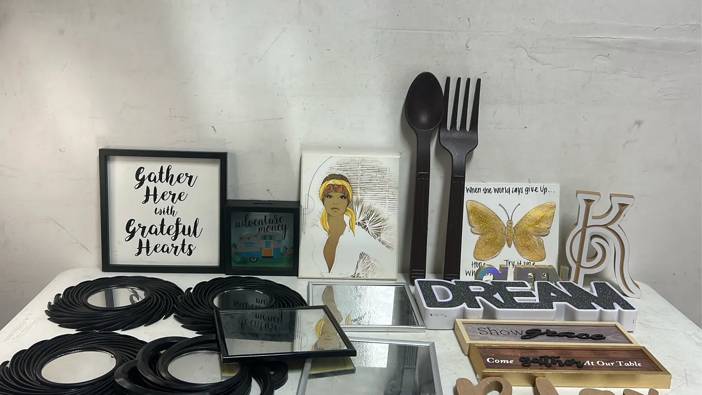 WALL ART COLLECTION