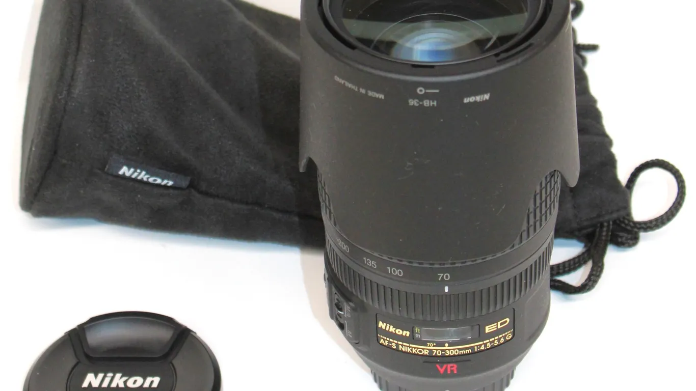 Nikon AF-S NIKKOR 70-300mm f/4.5-5.6G VR Lens