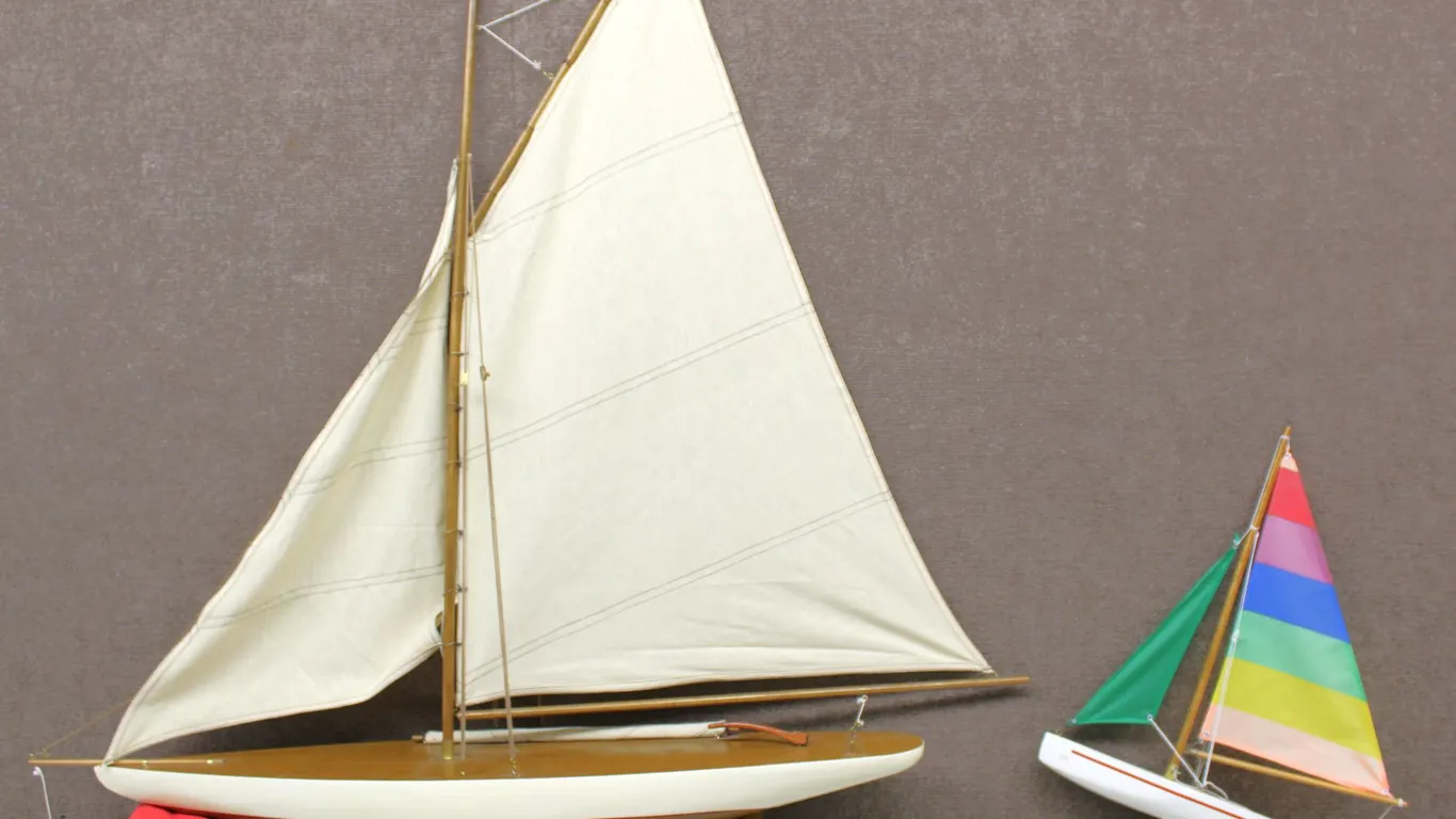 Model Sailboats with Cloth Sails
