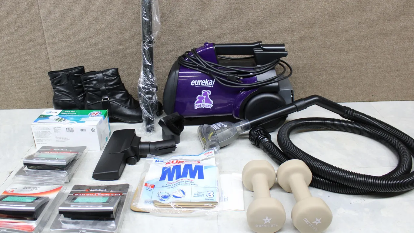 Eureka Model 3684 Pet Lover Vacuum & Accessories