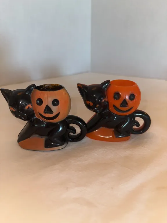 Pair of ROSBRO cats with jack-o-lanterns – vintage Halloween