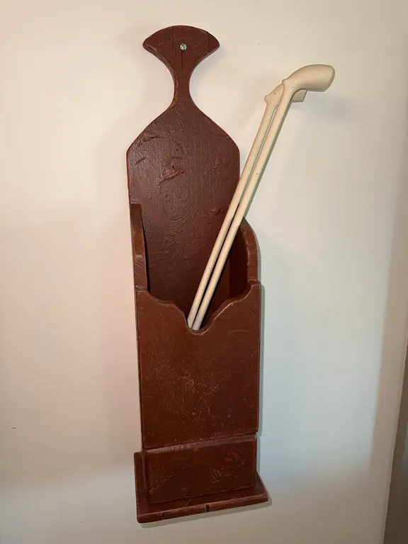 Colonial revival pipe box