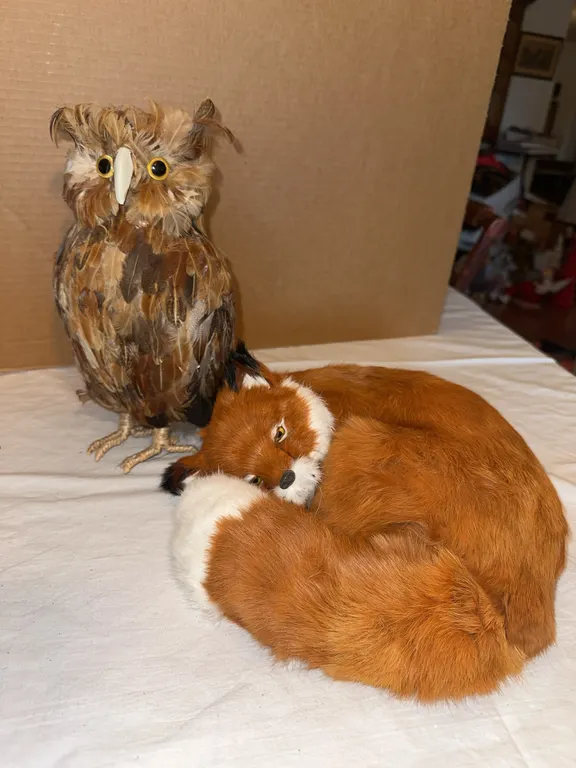 Large fox and owl figurines – lifelike