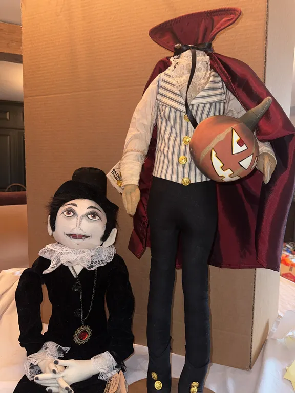 Rare Joe Spencer Halloween dolls – headless Horseman, etc.