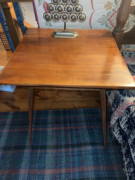Usual antique side table – great legs!