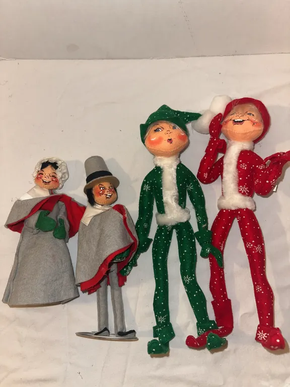 Vintage ANNALEE holiday dolls/figurines