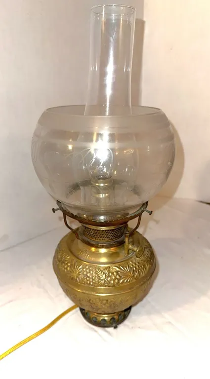 Bradley Hubbard antique oil lamp