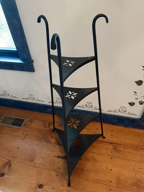 Longaberger tiered metal plant stand