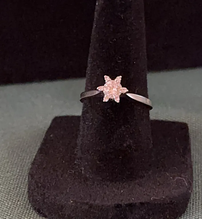 Gorgeous 18k gold diamond ring