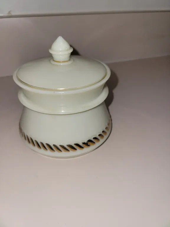 vintage Wheatonware custard/opal glass covered sugar bowl with 24K gold trim featuring a rope or whe