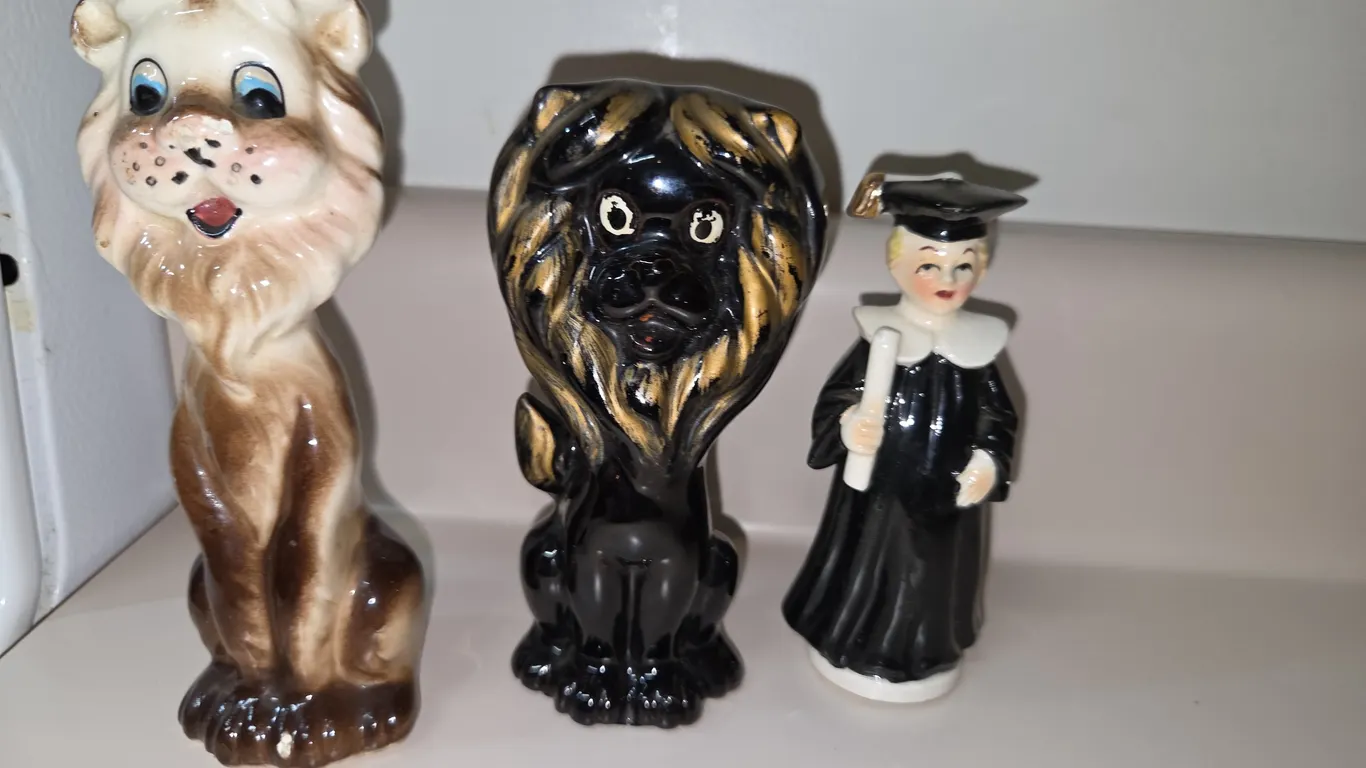 Vtg MIJ Ceramic Leo Lion MCM Anthropomorphic Figurine 5 6/8 JAPAN Nice Condition & Vtg Redware Lion