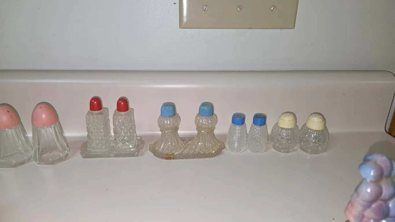 5 glass salt & pepper shakers