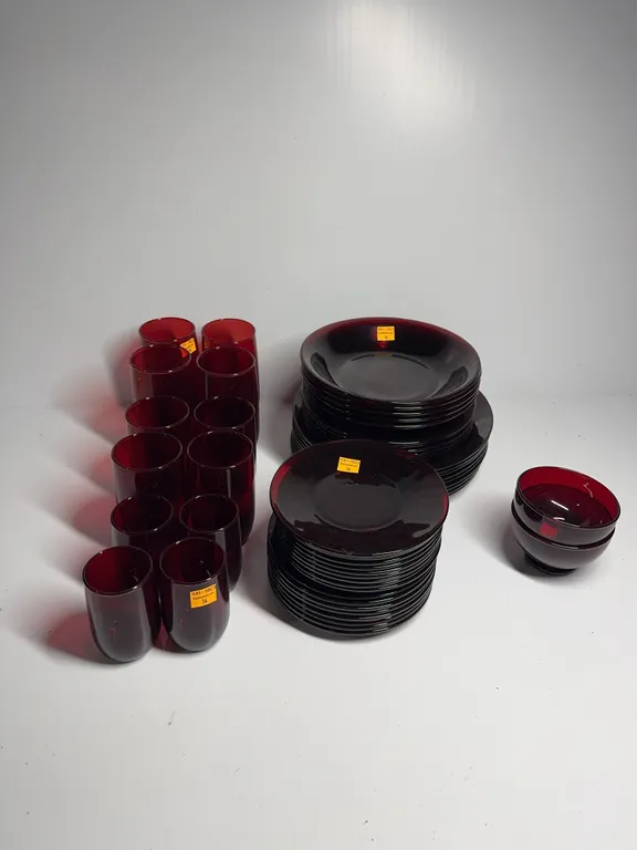 51 pieces of ruby dishes