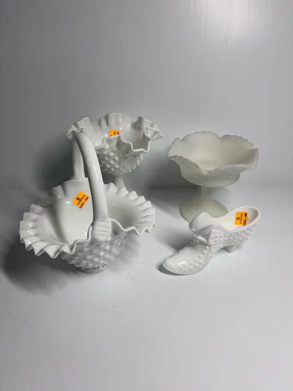 4 pieces of Fenton