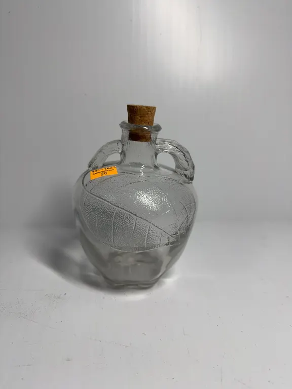 1 pint apple shaped White House Vinegar jar