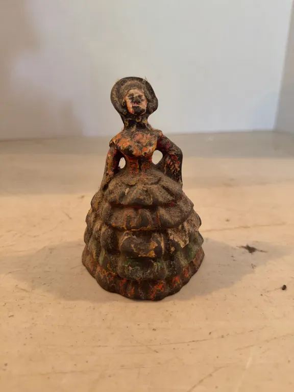 Solid Metal Woman Figurine 5�