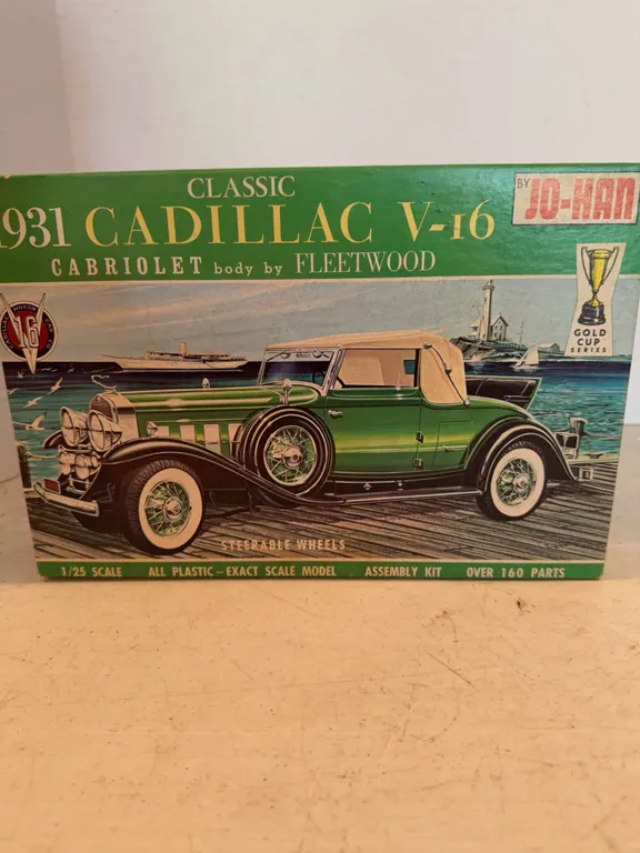 1931 Cadillac V-16 1/25 Plastic Scale Model Assembly Kit