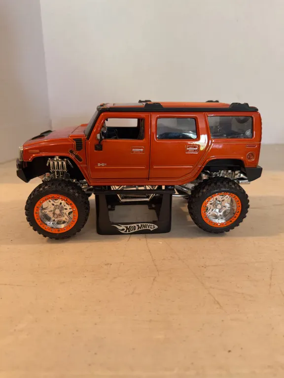 Hot-Wheels Hummer On Stand 5� Tall