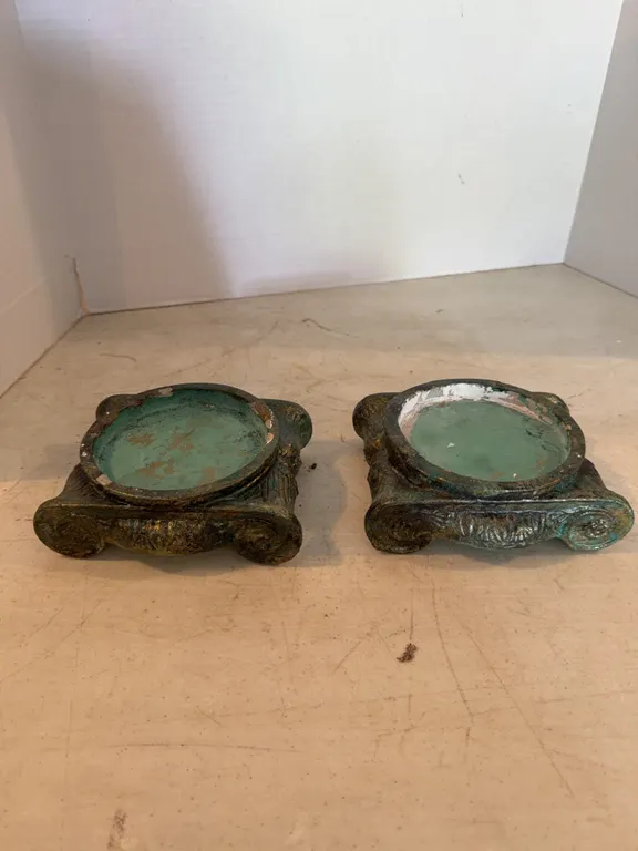 2 Pot Stands