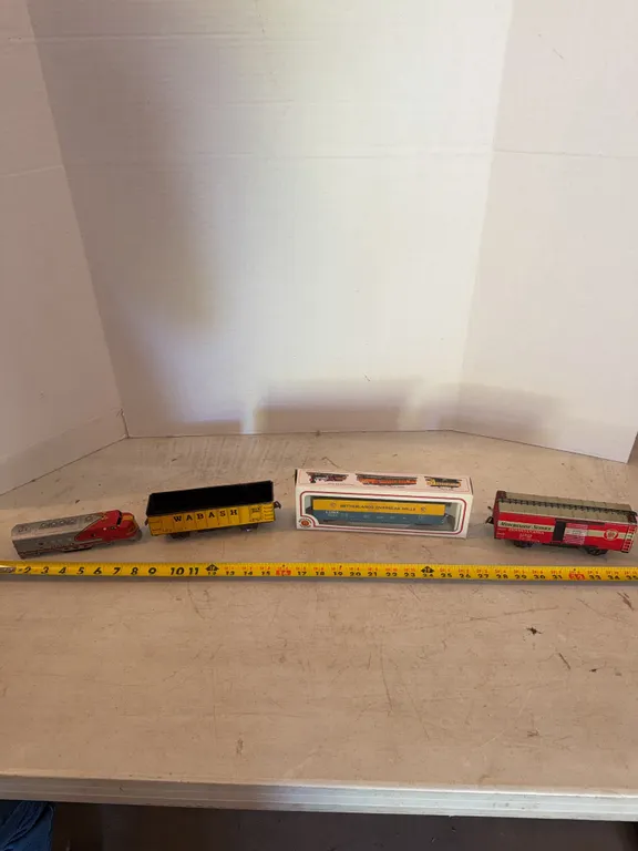 4 Metal Train Cars