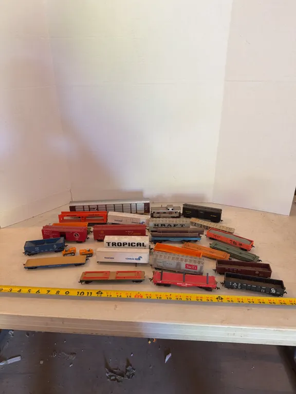 Lot Of Misc Train Cars