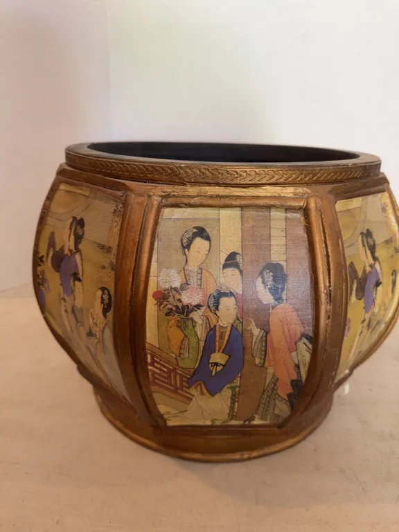 Asian Wooden Pot 11�