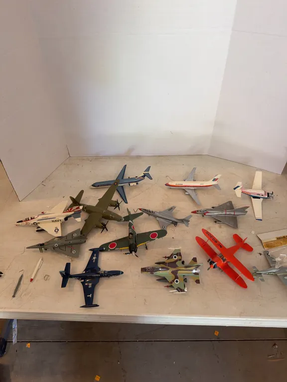 Lot Of Miscellaneous Airplanes