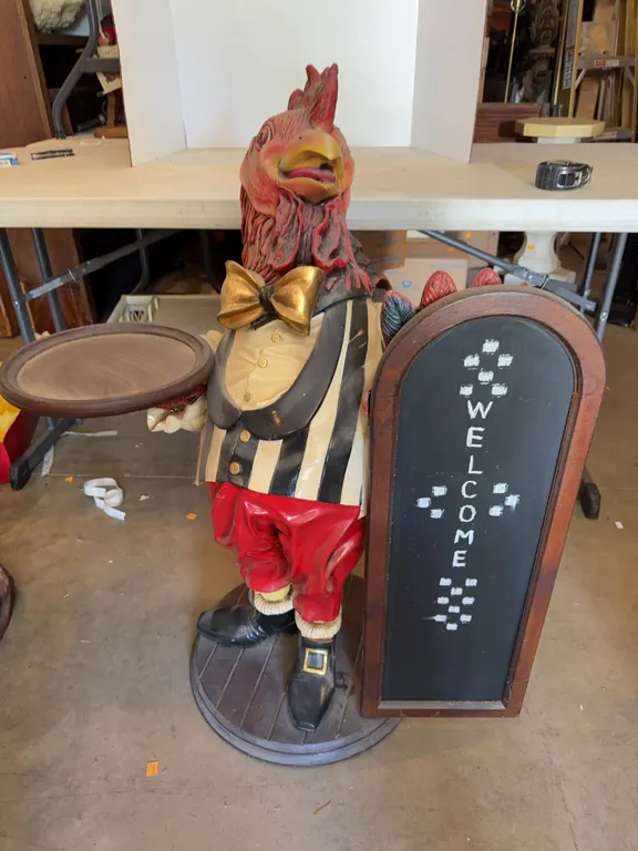 Large Chicken Welcome Statue 37�