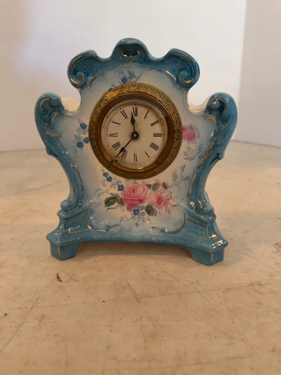 Antique Ceramic Wind Up Clock 7�