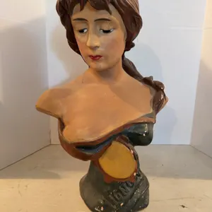 22� Head Statue