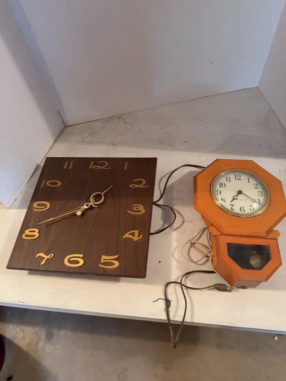 2 Clocks