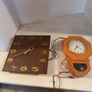 2 Clocks
