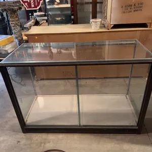 Glass Display Case 48� x 31� x 21�
