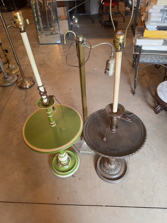 3- 4 ft lamps