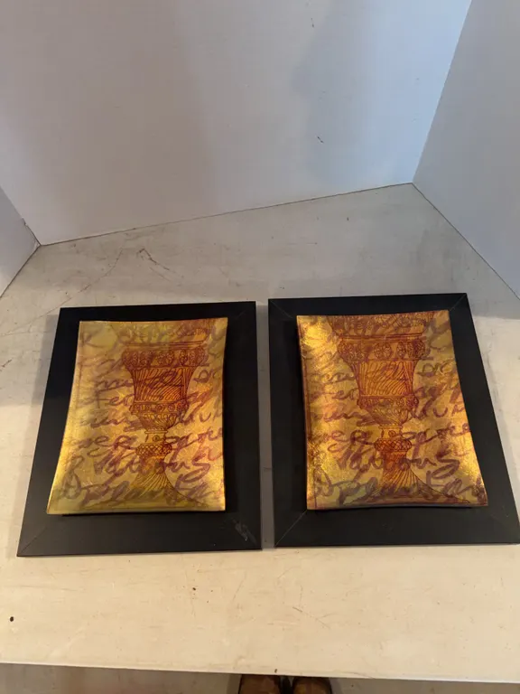 2 Wall Decoration Plates