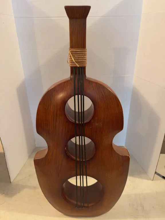 Wooden Guitar Statue 30�