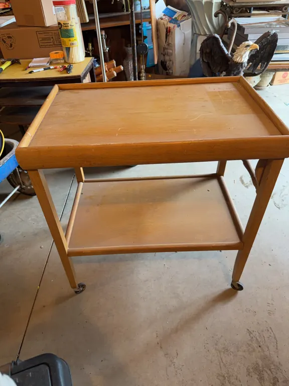 Rolling Wooden Table 29� x 27� x 17�