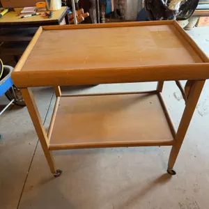 Rolling Wooden Table 29� x 27� x 17�