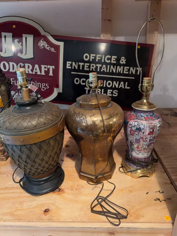 3 20� Lamps
