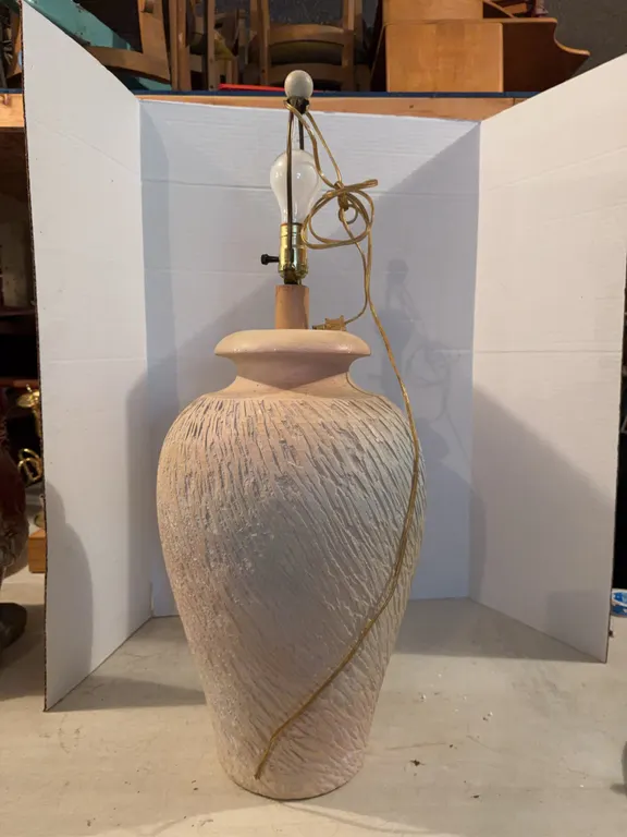 Large Lamp 32�