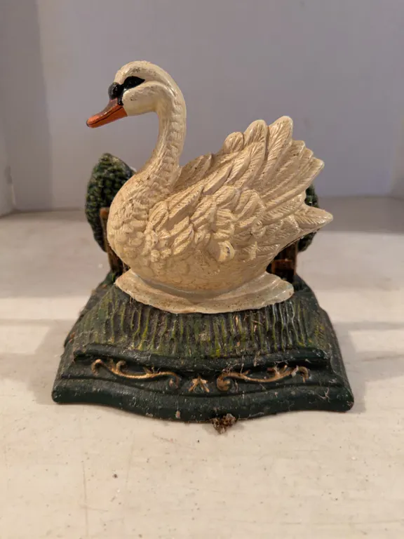 Metal Goose Figurine 6�