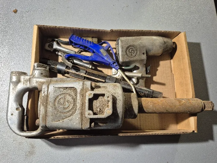 1 inch air impact wrench, half inch air impact, and air nozzles