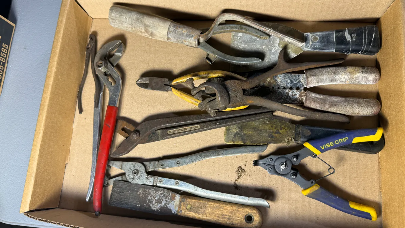 Pliers