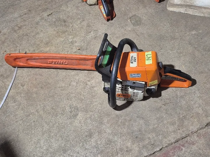Stihl 021 chainsaw