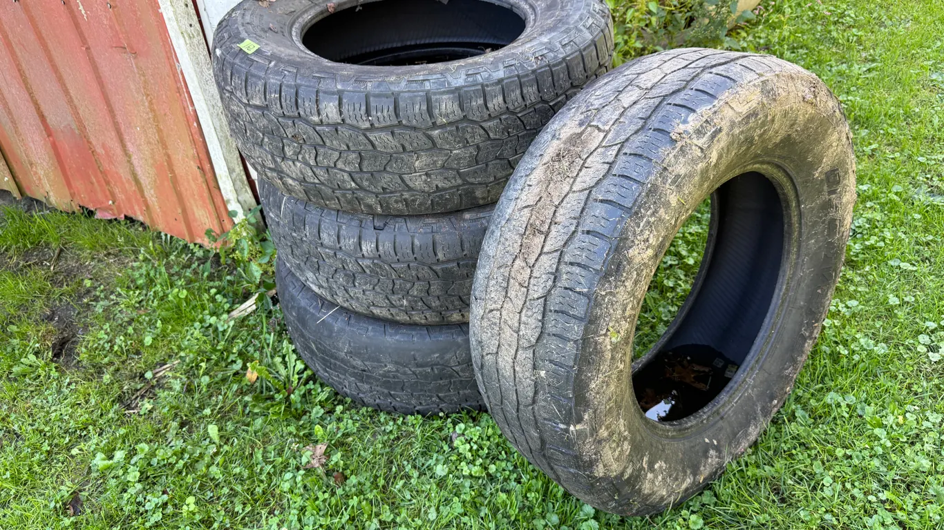 Set of Cooper Discover AT3 tires