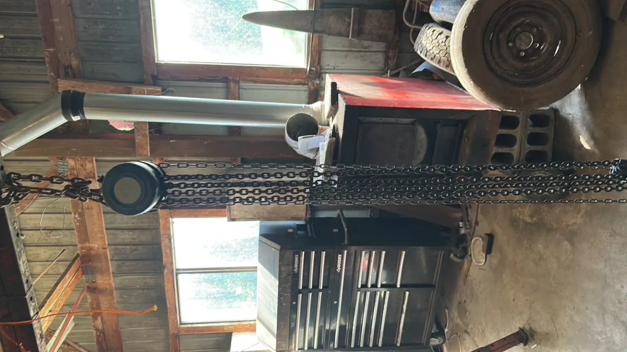 Chain hoist with steel frame