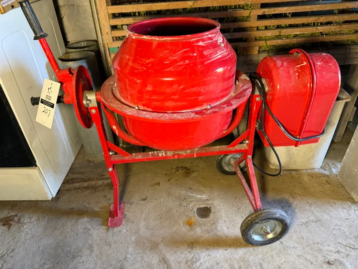 Like-new mini cement mixer. 1.25 cu. Ft.