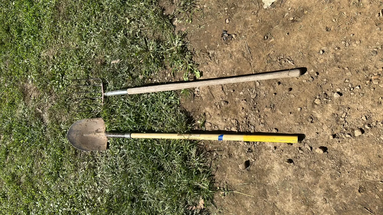 Shovel and pitchfork
