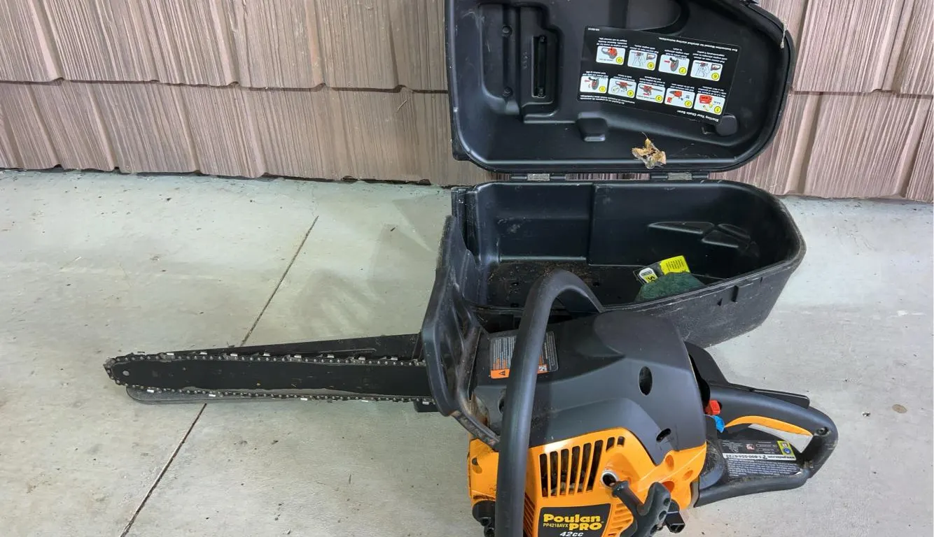 Poulan Pro 42cc Chainsaw with case